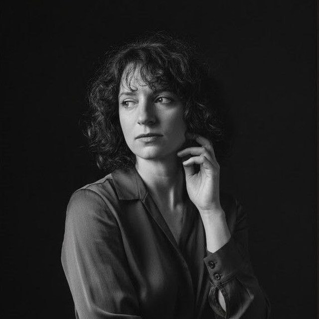 Anna Kelly author portrait
